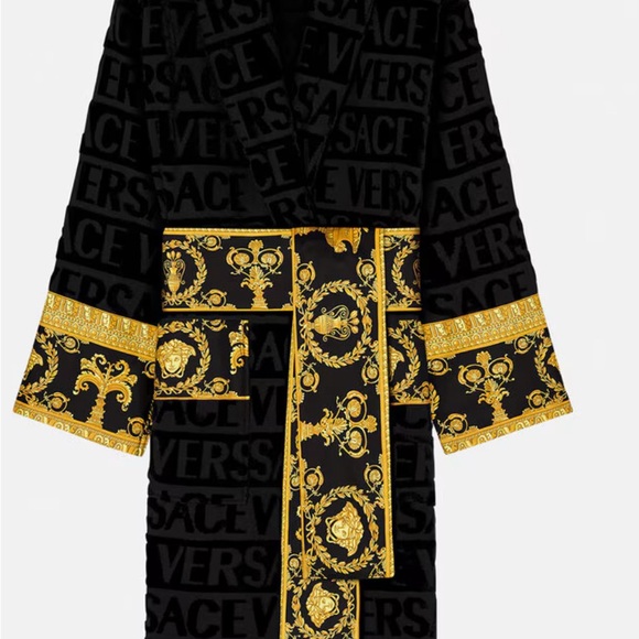 ⛓️‍💥 Versace Black and Gold Unisex Robe🧥 - Picture 1 of 6